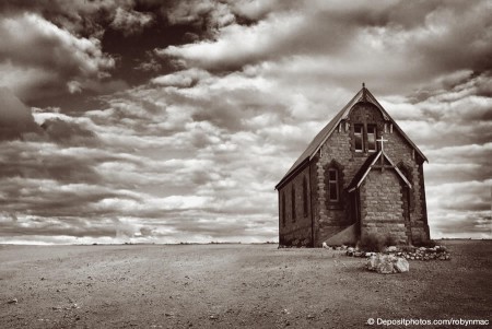 desert_church_depositphotos